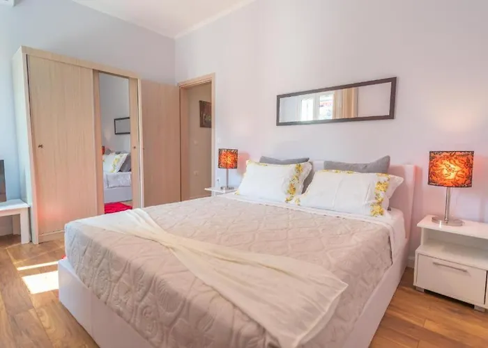 Durres Central Luxurious Apartament